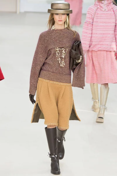 Look 19
